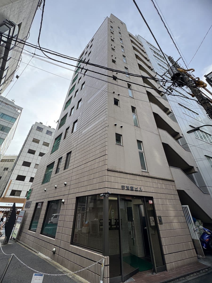 オフィスが入るビル